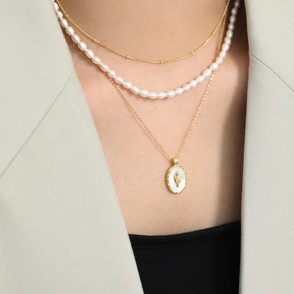 White Lustrous Irregular natural freshwater pearl necklace sterling silver 16” - Picture 2 of 2